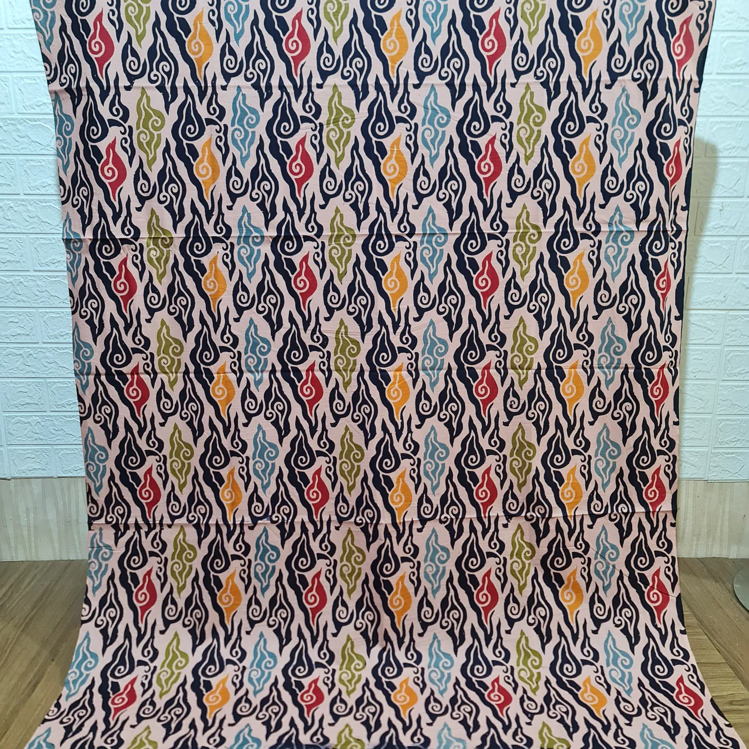 Kain Batik Colet Lidah Api Spiral